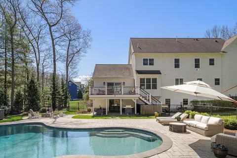 $2,898,000 | 8 Goldman Circle, Bedford, MA 01730