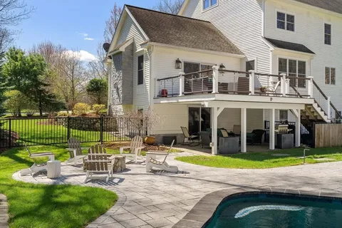 $2,898,000 | 8 Goldman Circle, Bedford, MA 01730