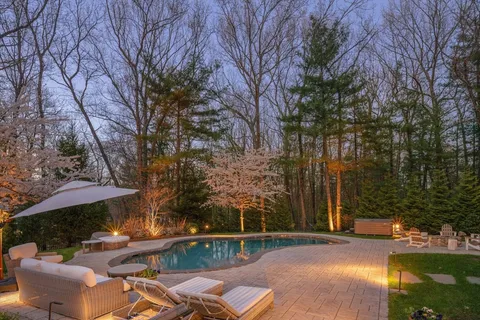 $2,898,000 | 8 Goldman Circle, Bedford, MA 01730