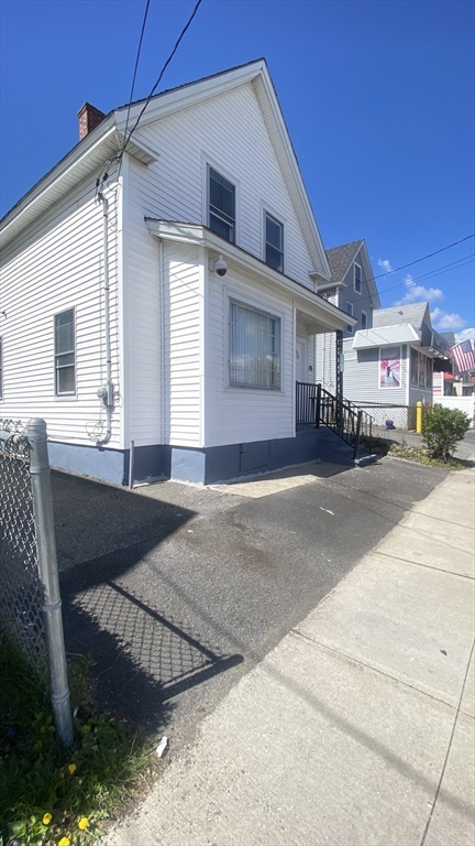 75 Plain Street Lowell, MA 01851 - Photo 4 of 28