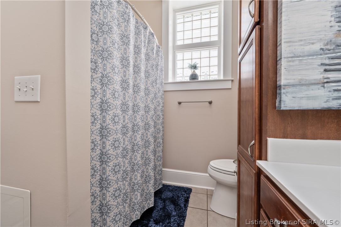240 Spring Street, Unit B Jeffersonville, IN 47130 - Photo 11 of 26