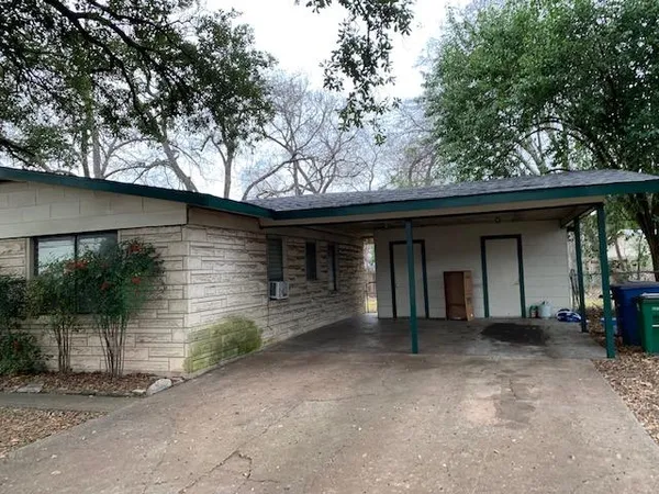 $1,975 | 6000 Grover Avenue, Unit A, Austin, TX 78757