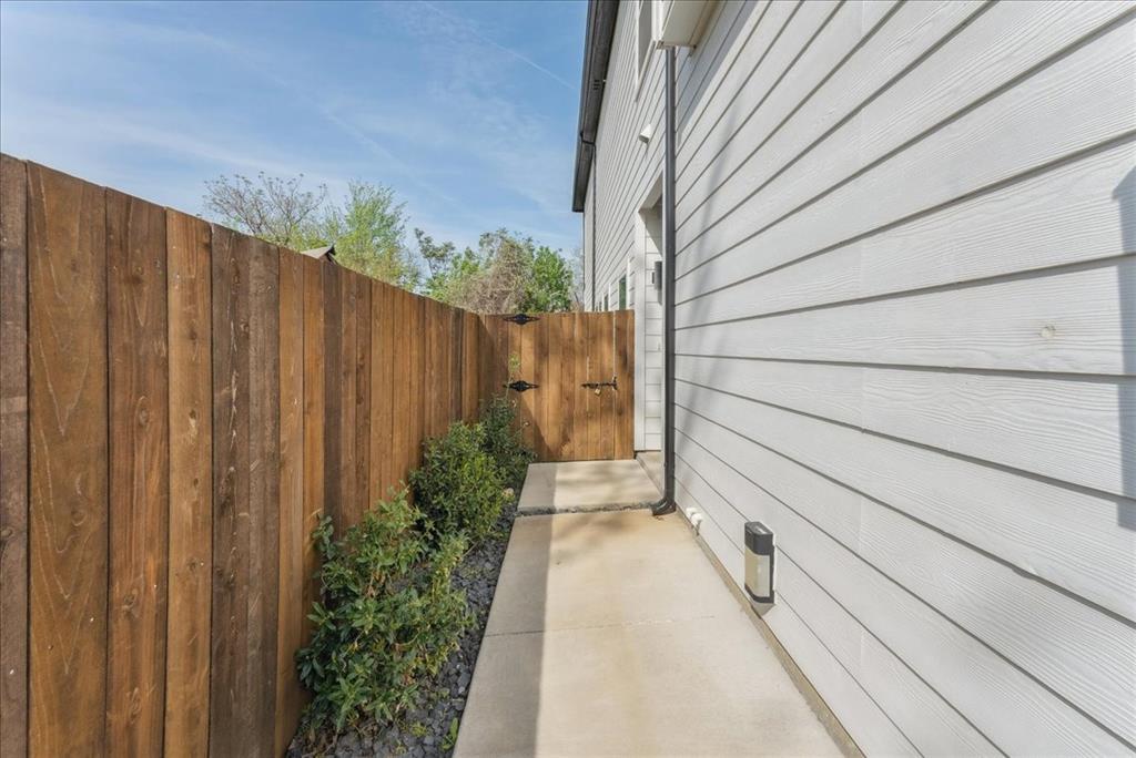 2811 Harston Street Dallas, TX 75212 - Photo 2 of 19