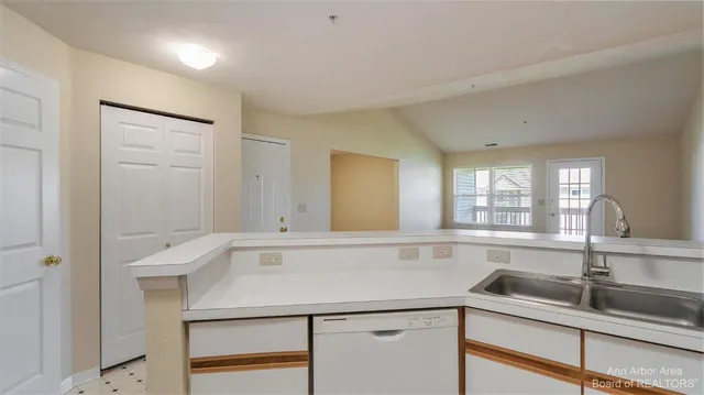 $2,050 | 1328 Heatherwood Lane, Ann Arbor, MI 48108