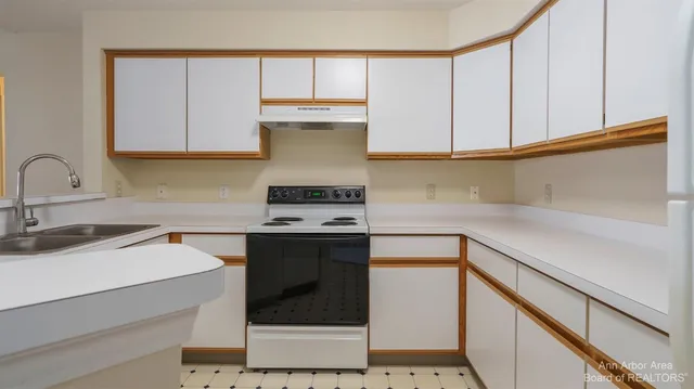 $2,050 | 1328 Heatherwood Lane, Ann Arbor, MI 48108