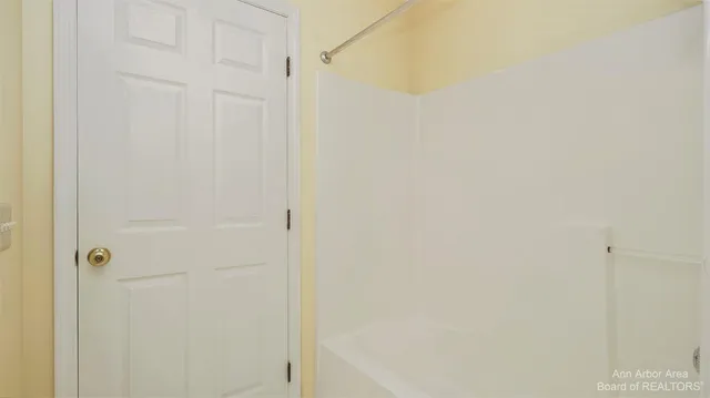 $2,050 | 1328 Heatherwood Lane, Ann Arbor, MI 48108