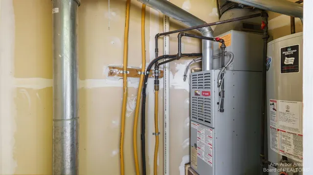 $2,050 | 1328 Heatherwood Lane, Ann Arbor, MI 48108