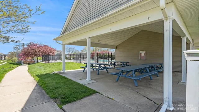 $2,050 | 1328 Heatherwood Lane, Ann Arbor, MI 48108