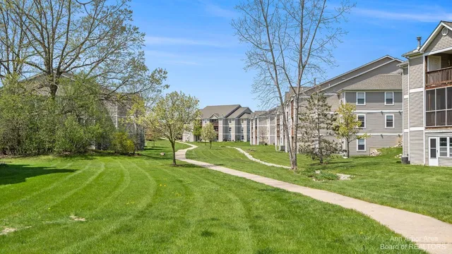 $2,050 | 1328 Heatherwood Lane, Ann Arbor, MI 48108