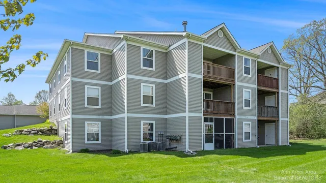 $2,050 | 1328 Heatherwood Lane, Ann Arbor, MI 48108