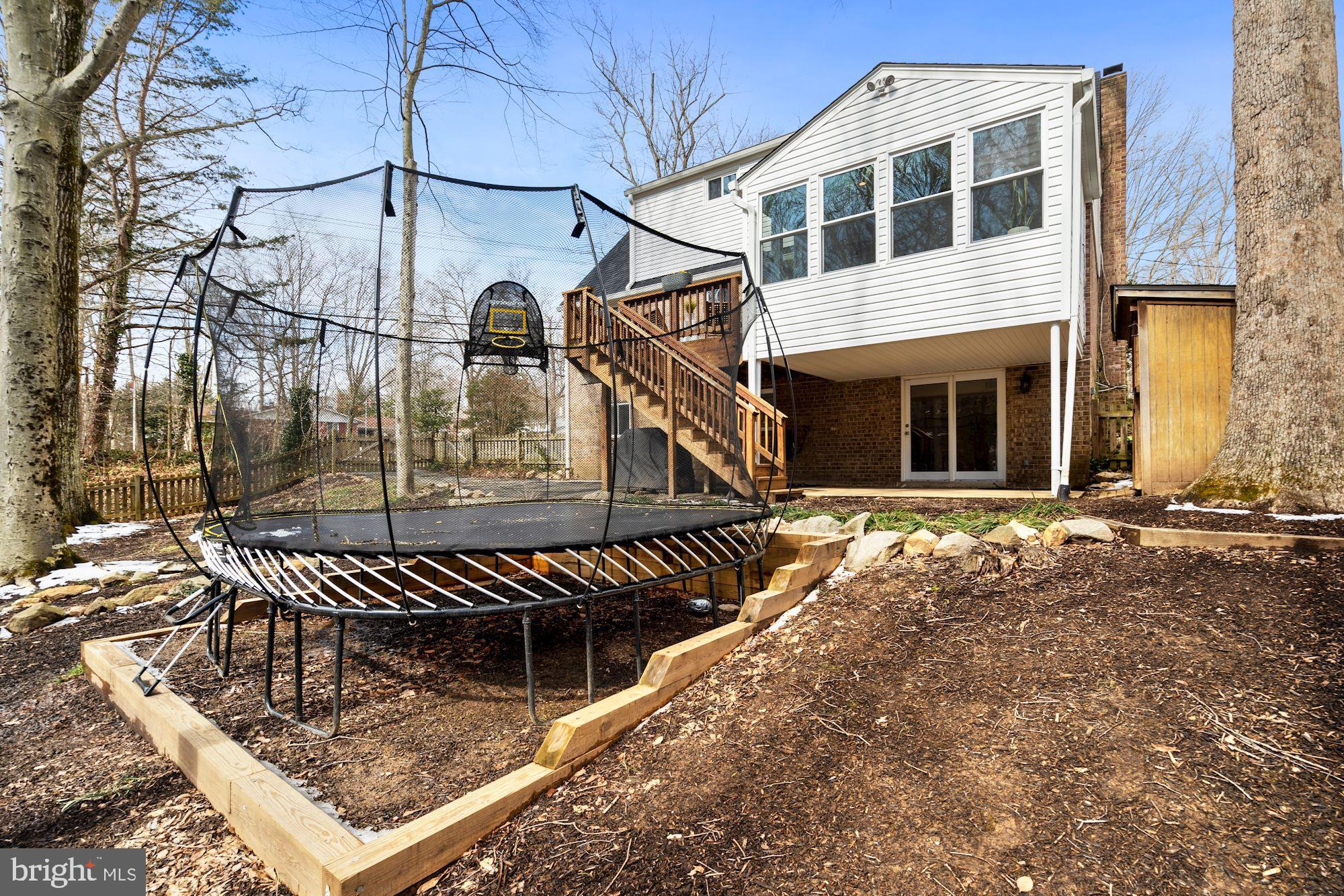 8505 Thames Street Springfield, VA 22151 - Photo 33 of 34 Backyard