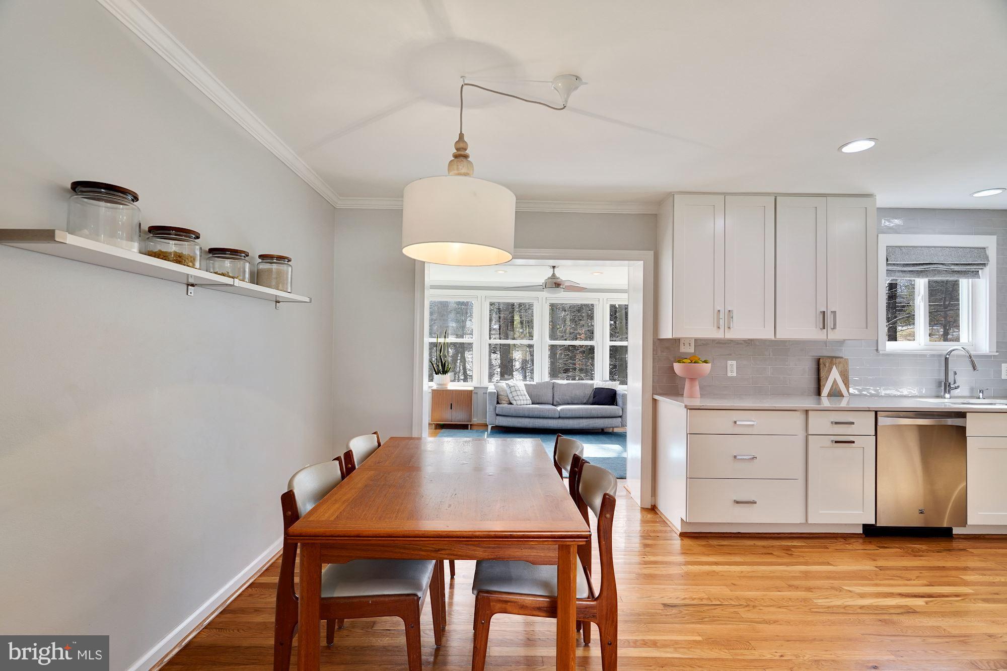 8505 Thames Street Springfield, VA 22151 - Photo 7 of 34 Dining Area/Eat-in Kitchen