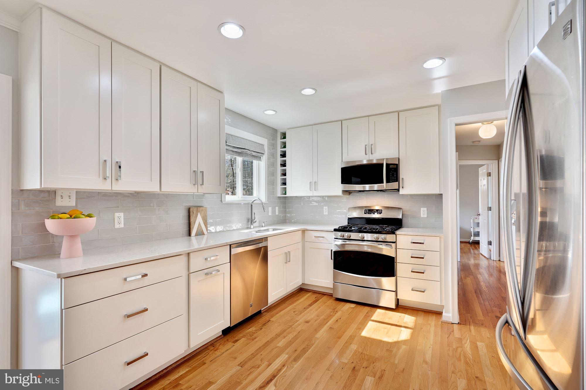8505 Thames Street Springfield, VA 22151 - Photo 8 of 34 Kitchen