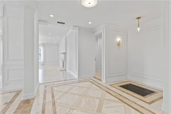 $6,990 | 1424 North Crescent Heights Boulevard, Unit 20, West Hollywood, CA 90046