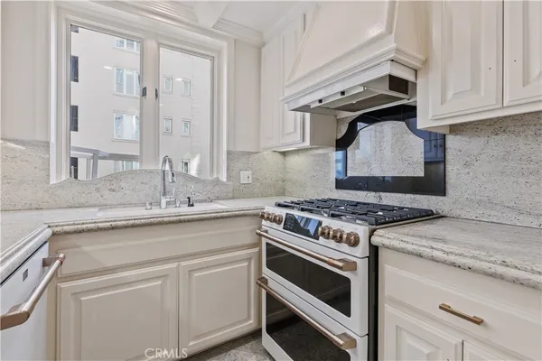 $6,990 | 1424 North Crescent Heights Boulevard, Unit 20, West Hollywood, CA 90046