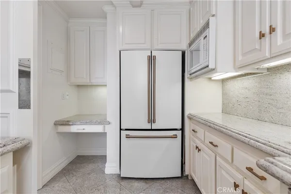 $6,990 | 1424 North Crescent Heights Boulevard, Unit 20, West Hollywood, CA 90046