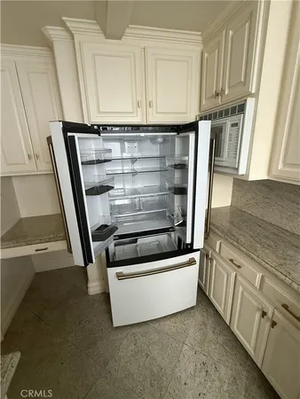 $6,990 | 1424 North Crescent Heights Boulevard, Unit 20, West Hollywood, CA 90046
