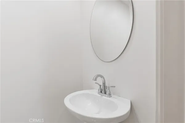 $6,990 | 1424 North Crescent Heights Boulevard, Unit 20, West Hollywood, CA 90046