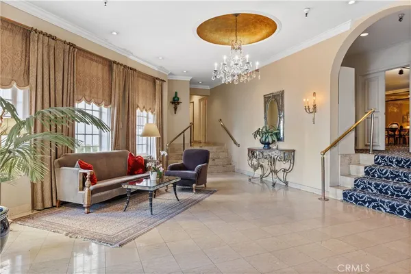 $6,990 | 1424 North Crescent Heights Boulevard, Unit 20, West Hollywood, CA 90046