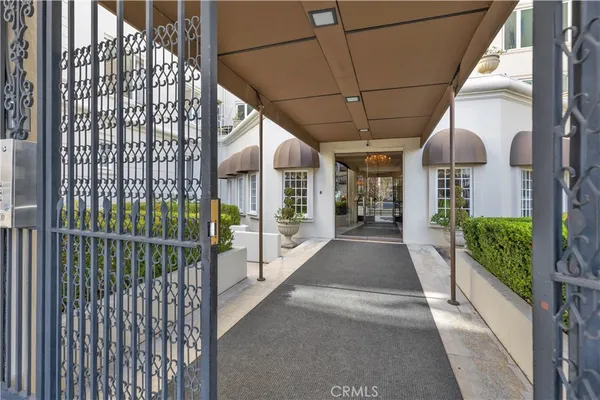 $6,990 | 1424 North Crescent Heights Boulevard, Unit 20, West Hollywood, CA 90046