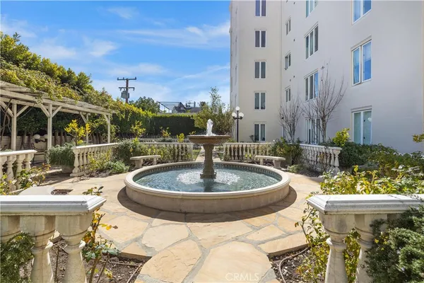 $6,990 | 1424 North Crescent Heights Boulevard, Unit 20, West Hollywood, CA 90046