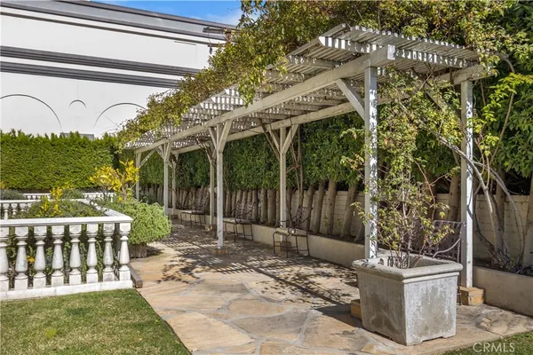 $6,990 | 1424 North Crescent Heights Boulevard, Unit 20, West Hollywood, CA 90046