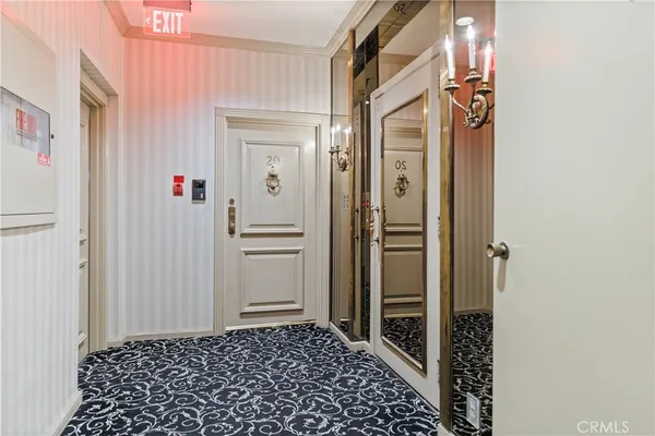 $6,990 | 1424 North Crescent Heights Boulevard, Unit 20, West Hollywood, CA 90046