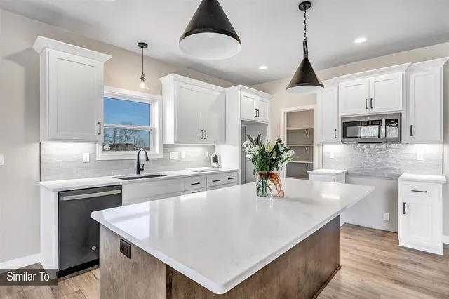 $484,900 | 1270 Autumn Field Lane, De Pere, WI 54115