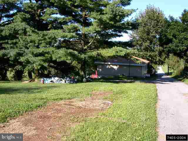 889 White Oak Road Windsor, PA 17366 - Photo 4 of 4