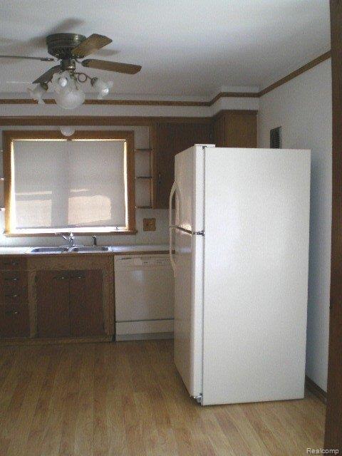 Kitchen 2.jpg