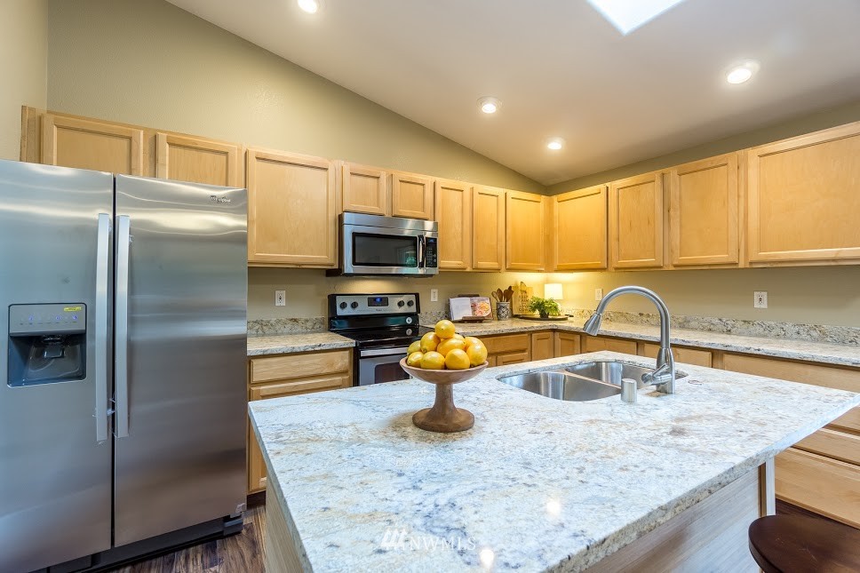 5939 184th Lane Southwest Rochester, WA 98579 - Photo 12 of 25