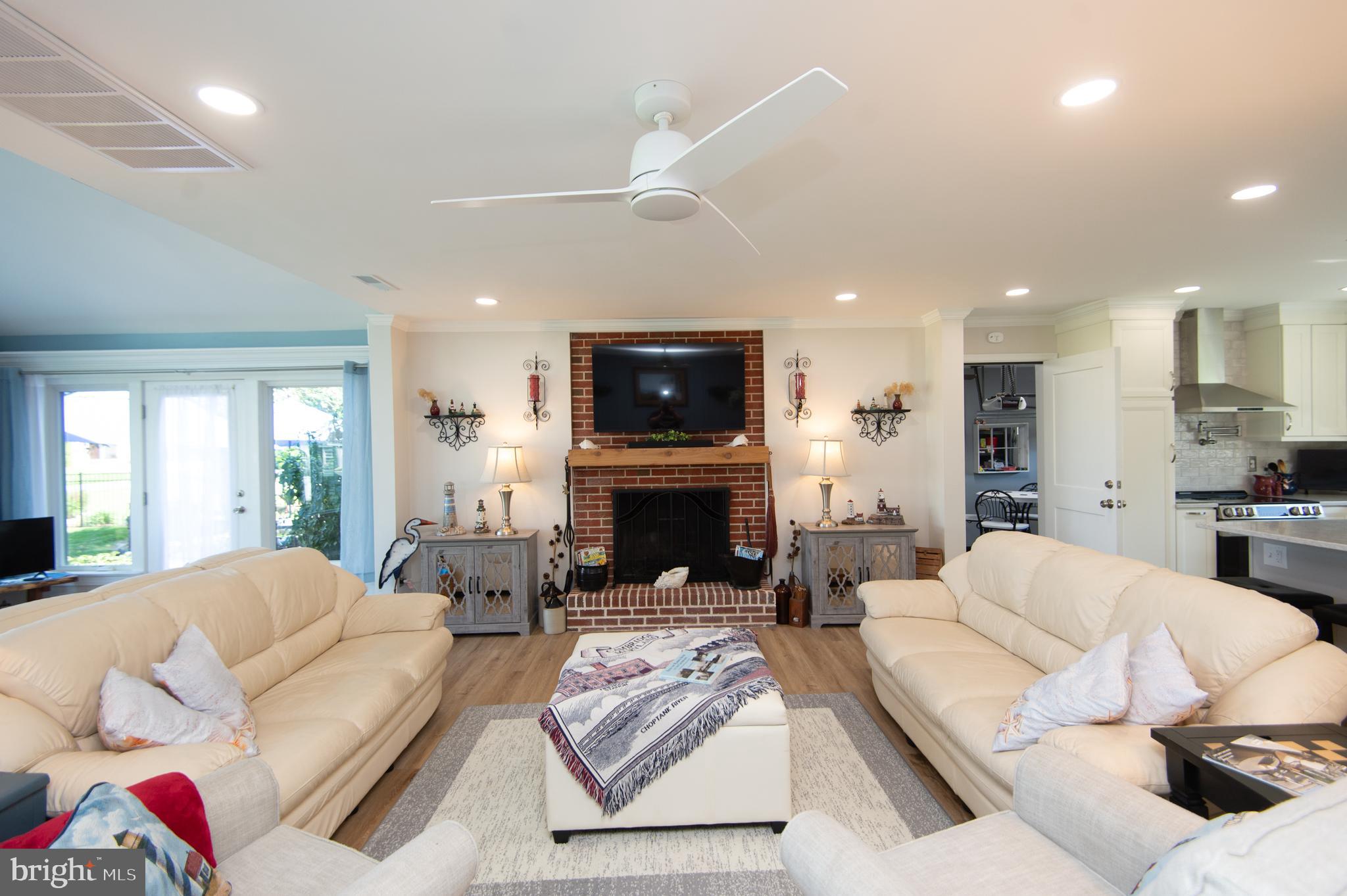 9 Hatsawap Road Cambridge, MD 21613 - Photo 18 of 78 Living Room with Fireplace