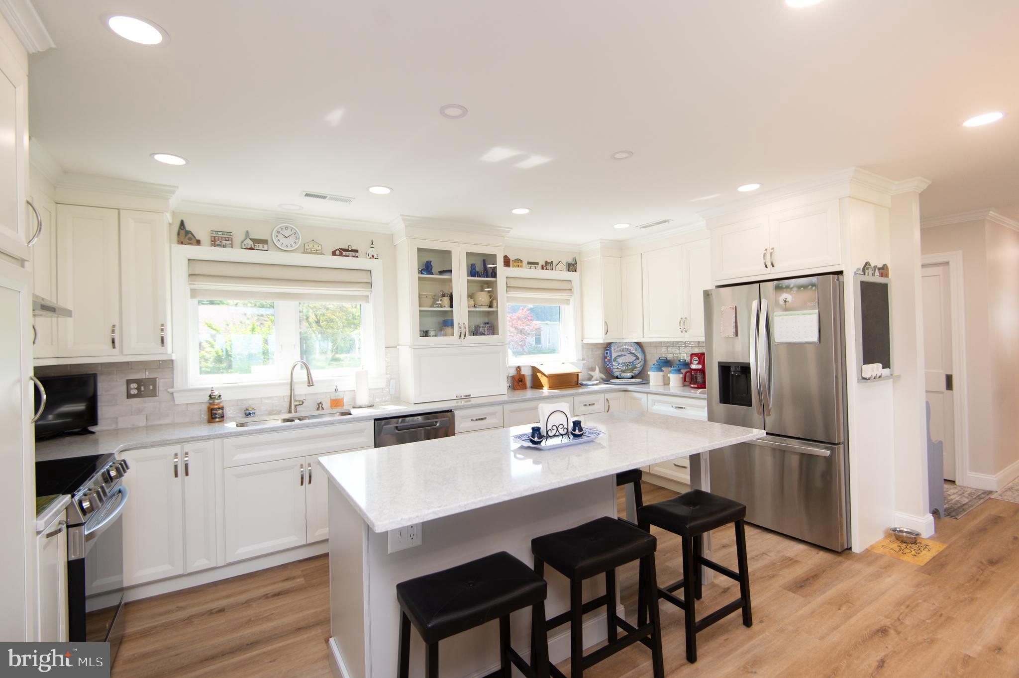 9 Hatsawap Road Cambridge, MD 21613 - Photo 20 of 78 Kitchen Island with Microwave