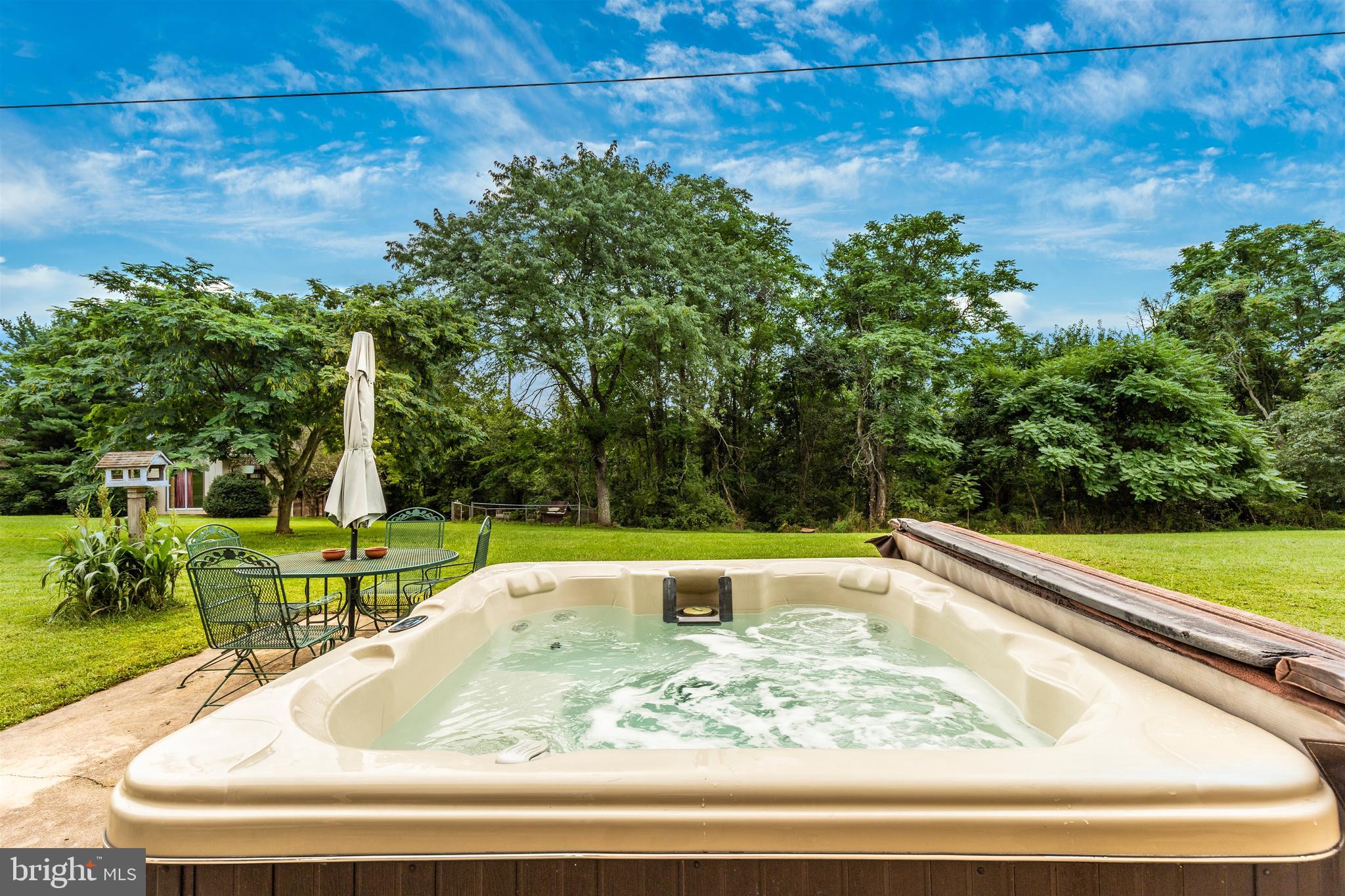 14609 Tollgate Ridge Road Hancock, MD 21750 - Photo 33 of 37 Hot tub