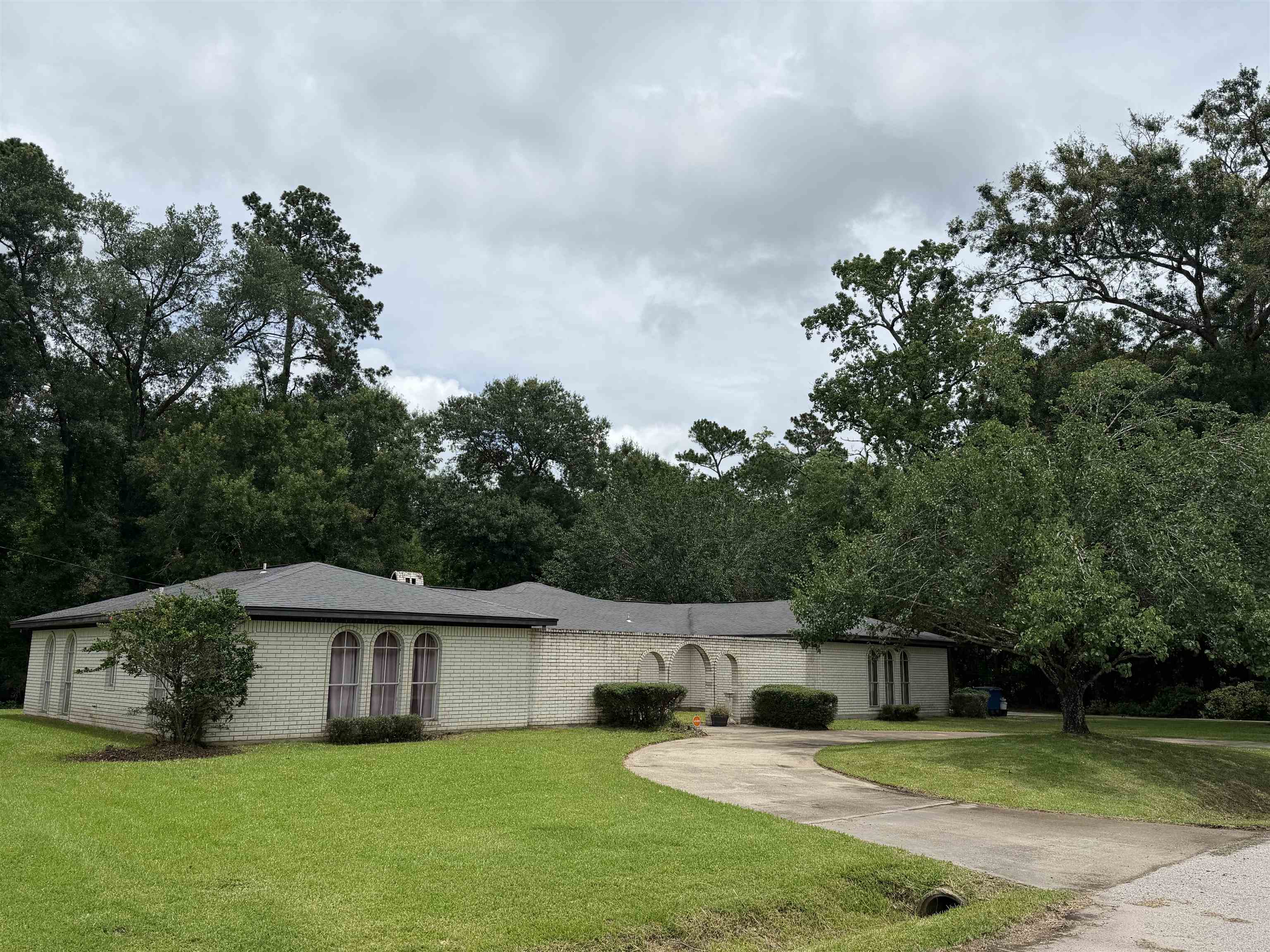 16 East Harding Circle Orange, TX 77630 - Photo 3 of 14