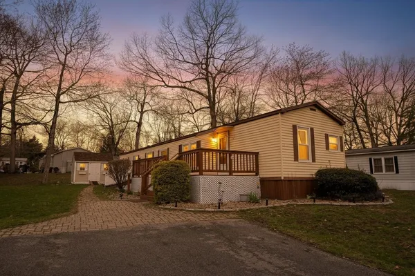 $236,550 | 11 Amy Lane, Hampstead, NH 03841