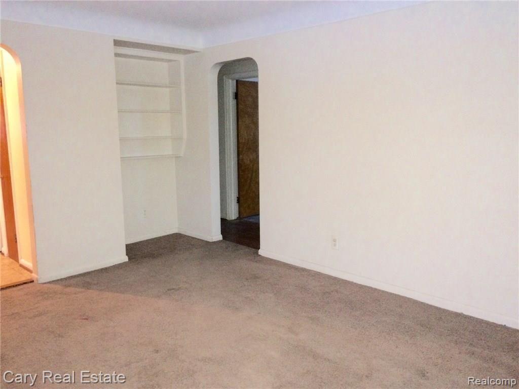 2065 Union Lake Road Commerce Township, MI 48382 - Photo 5 of 12 image.jpg