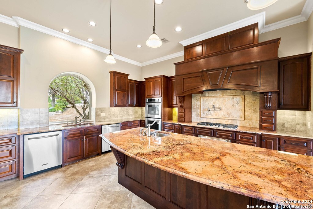 3722 Club View Court Kerrville, TX 78028 - Photo 18 of 80