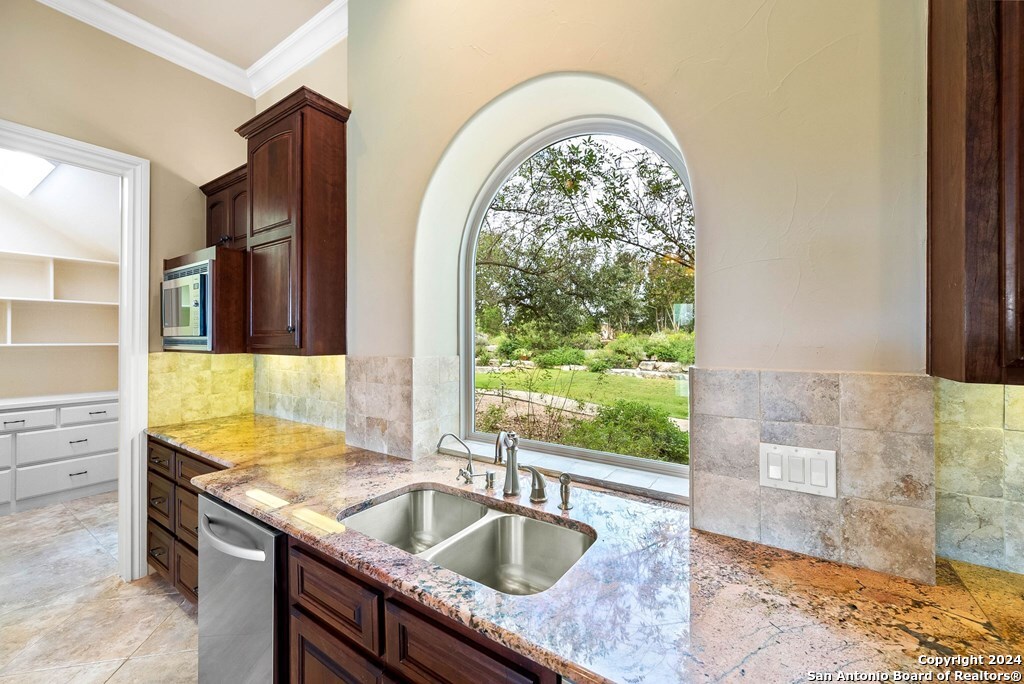 3722 Club View Court Kerrville, TX 78028 - Photo 20 of 80