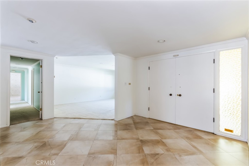 317 Whispering Oaks Drive Glendora, CA 91741 - Photo 11 of 29 Entry/Foyer