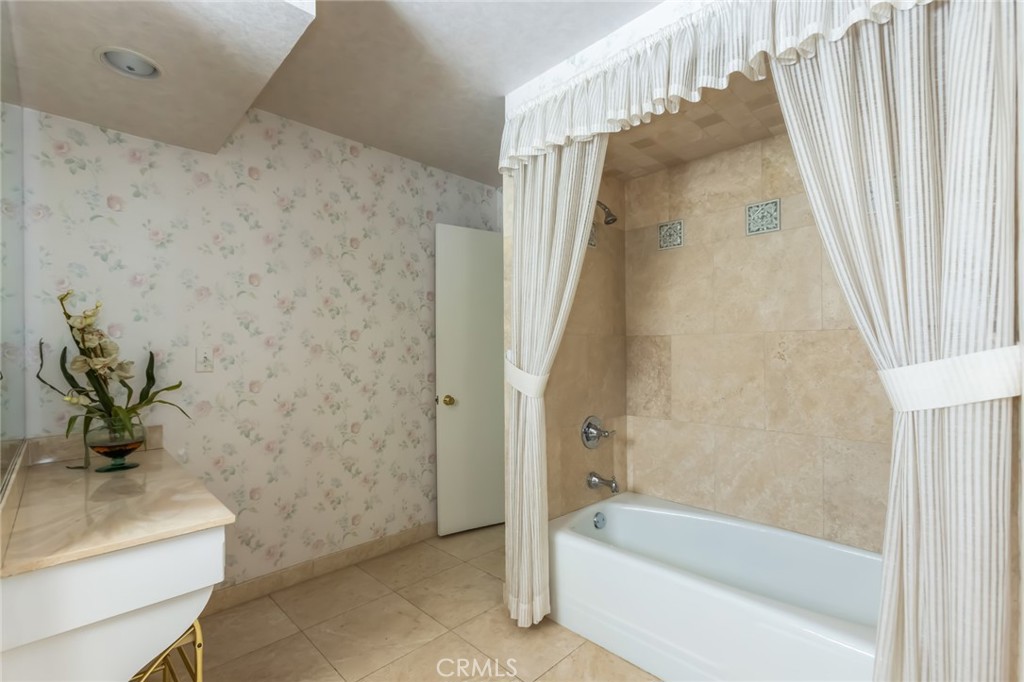317 Whispering Oaks Drive Glendora, CA 91741 - Photo 23 of 29 Guest bath