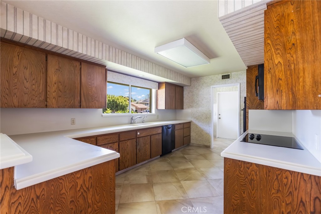 317 Whispering Oaks Drive Glendora, CA 91741 - Photo 3 of 29