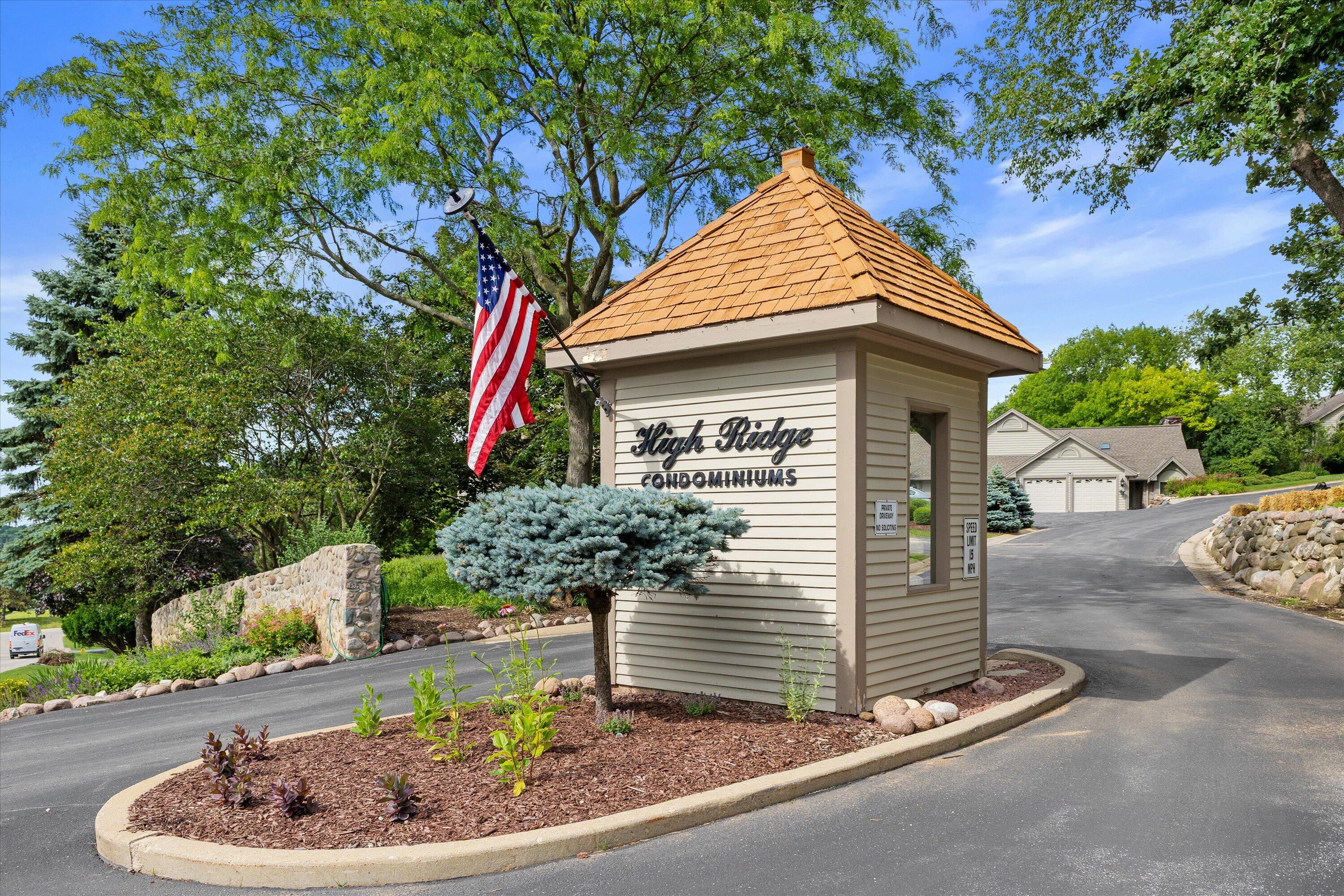 N14-w30046 High Ridge Road Delafield, WI 53072 - Photo 47 of 56 Entrance to Condo
