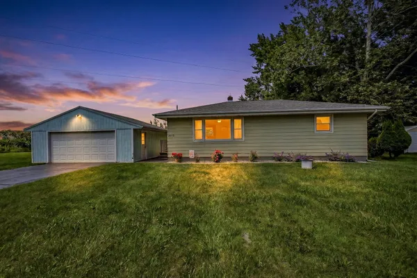 $129,900 | 2015 Gaines Drive, Benton Harbor, MI 49022