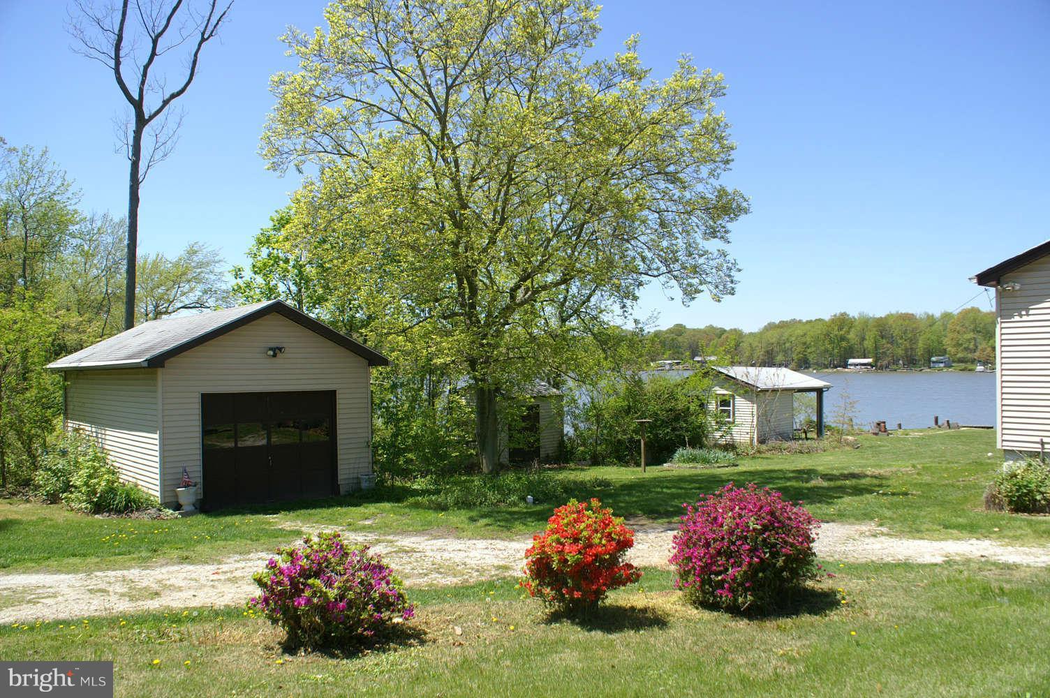 2530 Island View Road Baltimore, MD 21221 - Photo 3 of 9 Exterior (General)