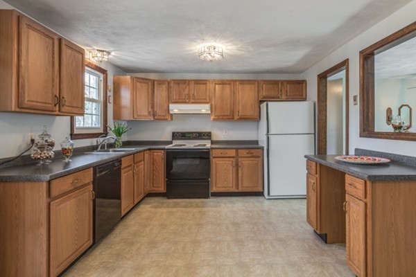 23 Randolph Road Wilmington, MA 01887 - Photo 13 of 30 Gallery Image 13