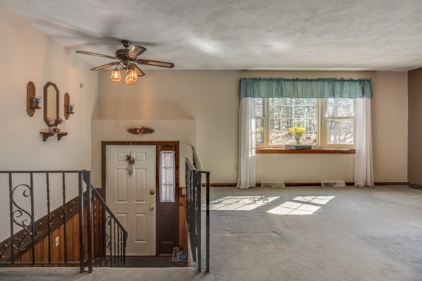 23 Randolph Road Wilmington, MA 01887 - Photo 5 of 30 Gallery Image 5