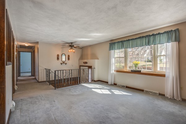 23 Randolph Road Wilmington, MA 01887 - Photo 8 of 30 Gallery Image 8
