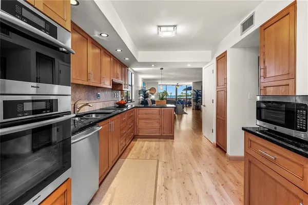 $6,000 | 817 Bayport Way, Unit 817, Longboat Key, FL 34228