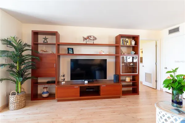 $6,000 | 817 Bayport Way, Unit 817, Longboat Key, FL 34228